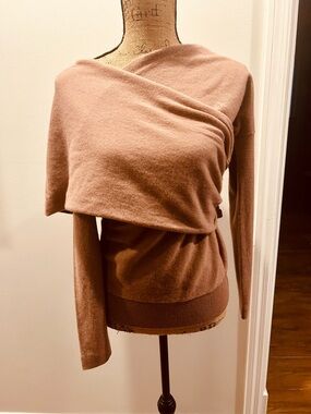 Women's Wrap-Style Cozy cashmere sweaters available in mauve and grey